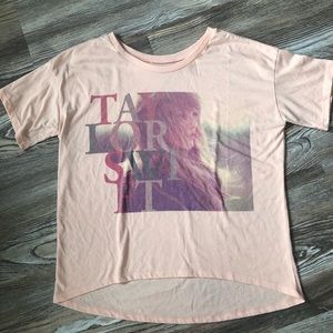 Taylor Swift peach tee shirt Medium